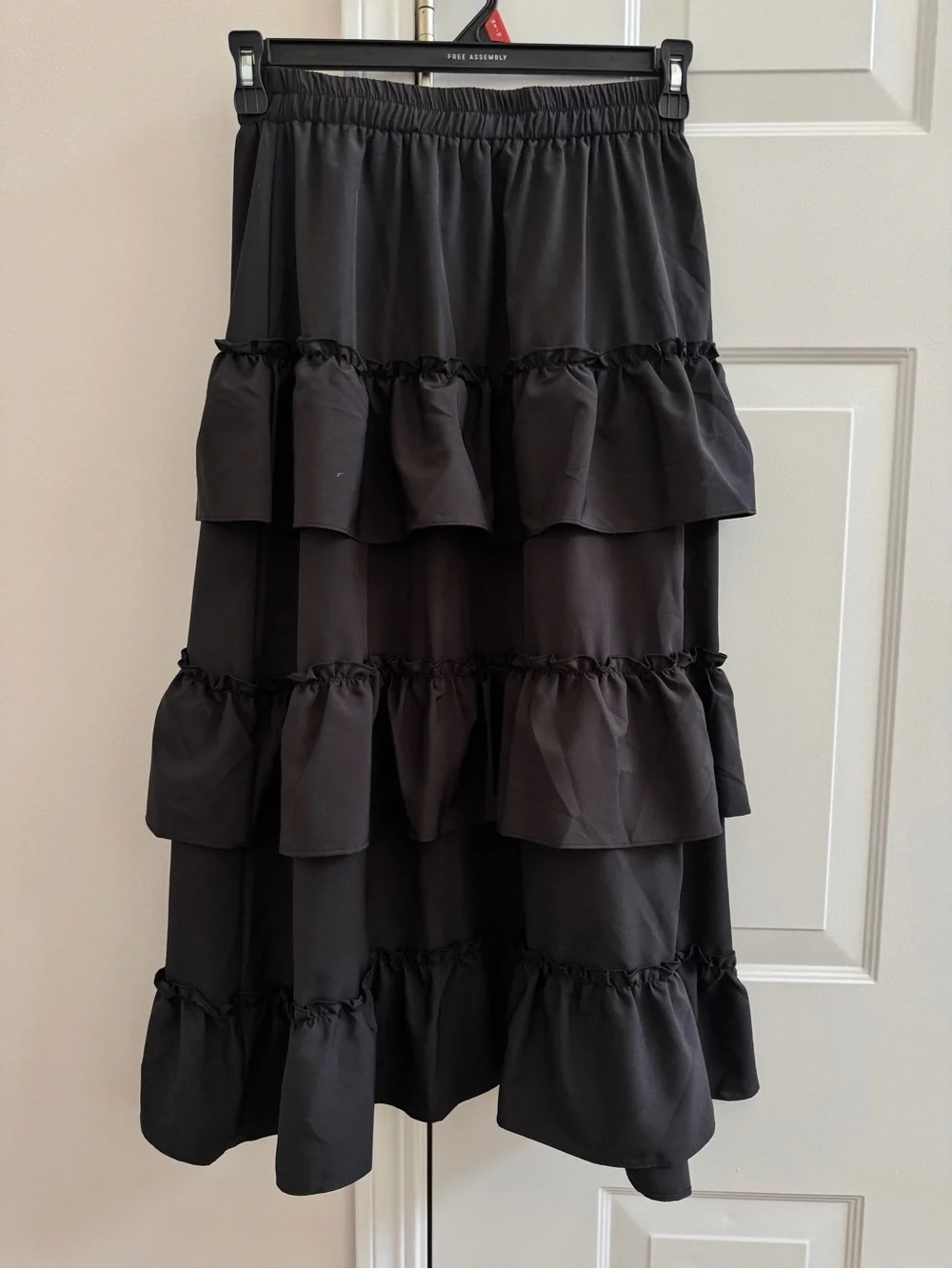 NWOT Tiered Ruffle Midi Skirt - Black (medium)